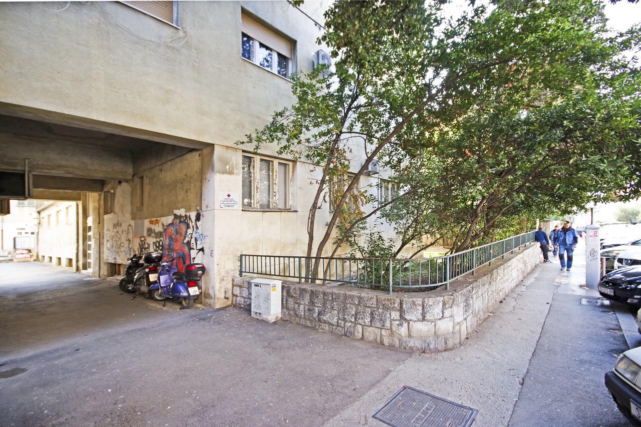 D & J Apartment Split Eksteriør bilde